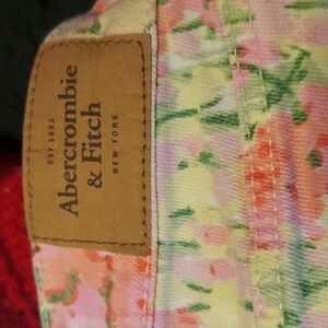 Women's Abercrombie and Fitch Spring summer denim floral all over print Size 2
